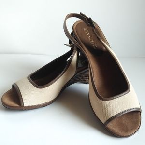 Dozen Roses Slingback Wedges